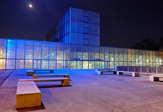 1280px-Venissieux-mediatheque